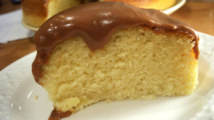 Pastel Esponjoso con Dulce de Leche